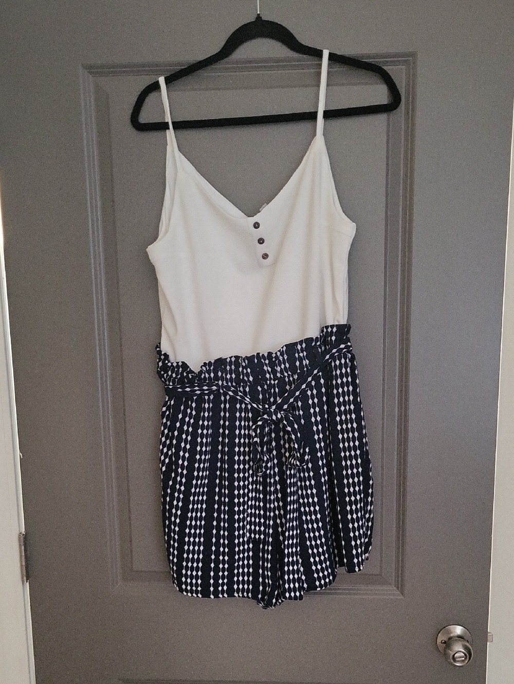 Francesca's White Button-Accent Tank